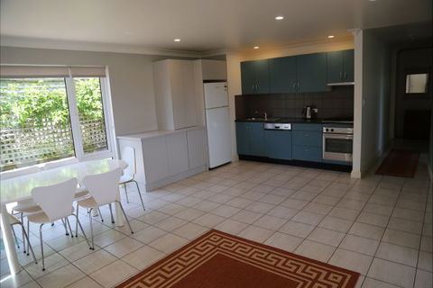 A Beach House Near Manly Two - VIC Tourism 1